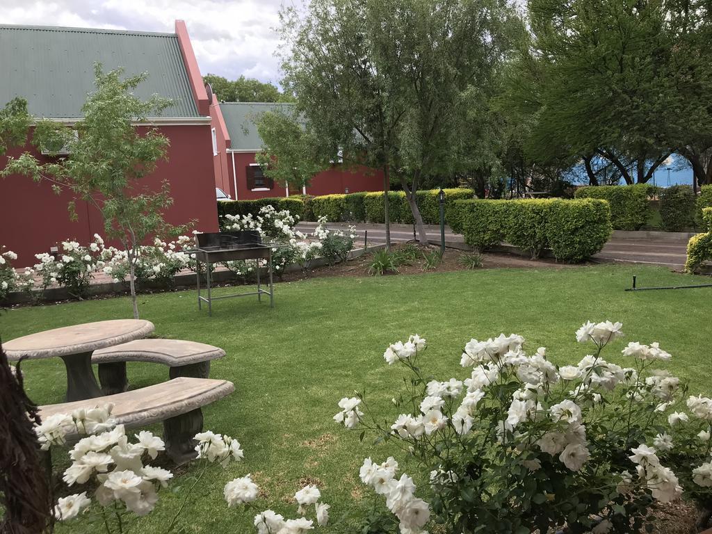Beaufort Manor Country Lodge Бофорт-Уэст Экстерьер фото