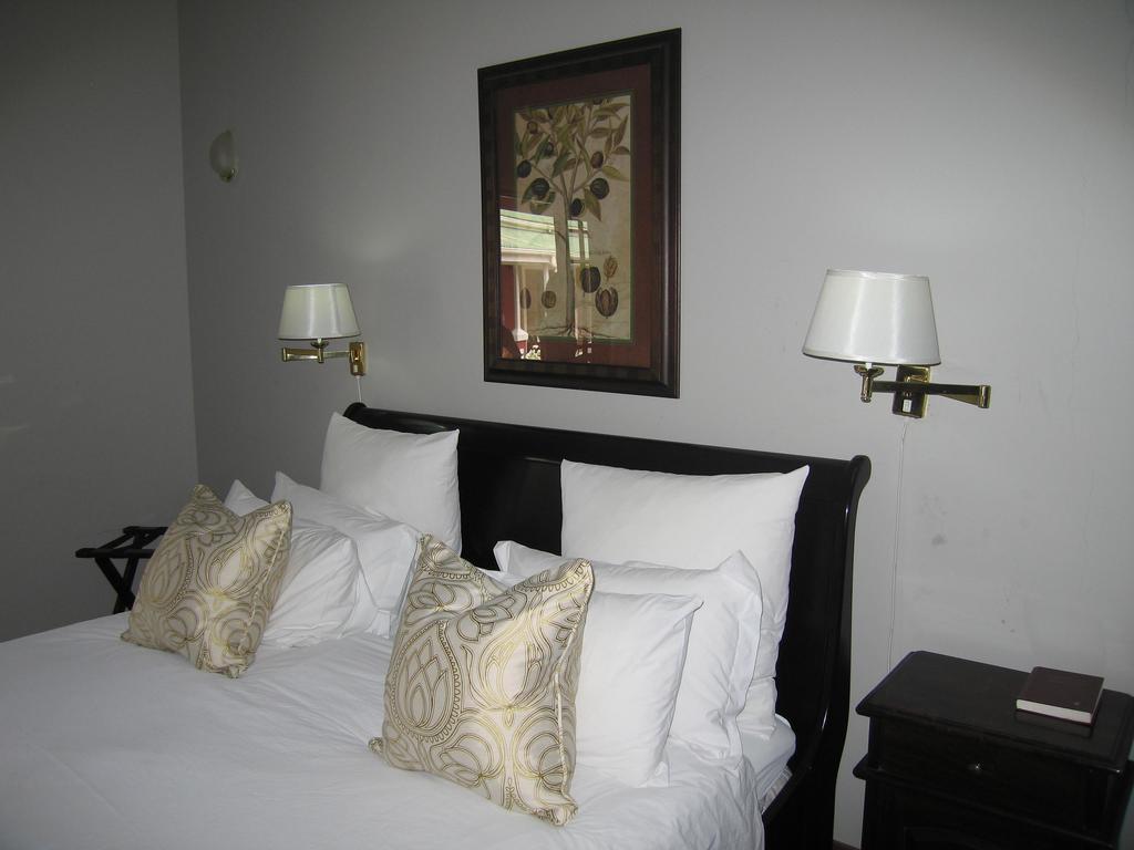 Beaufort Manor Country Lodge Бофорт-Уэст Экстерьер фото